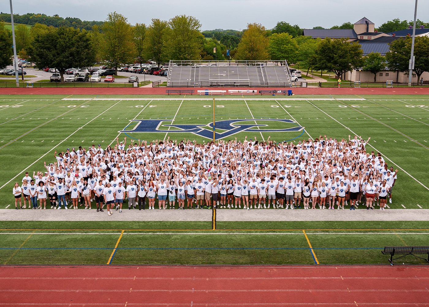 Orientation group photo from Fall 2023 at Lebanon Valley College