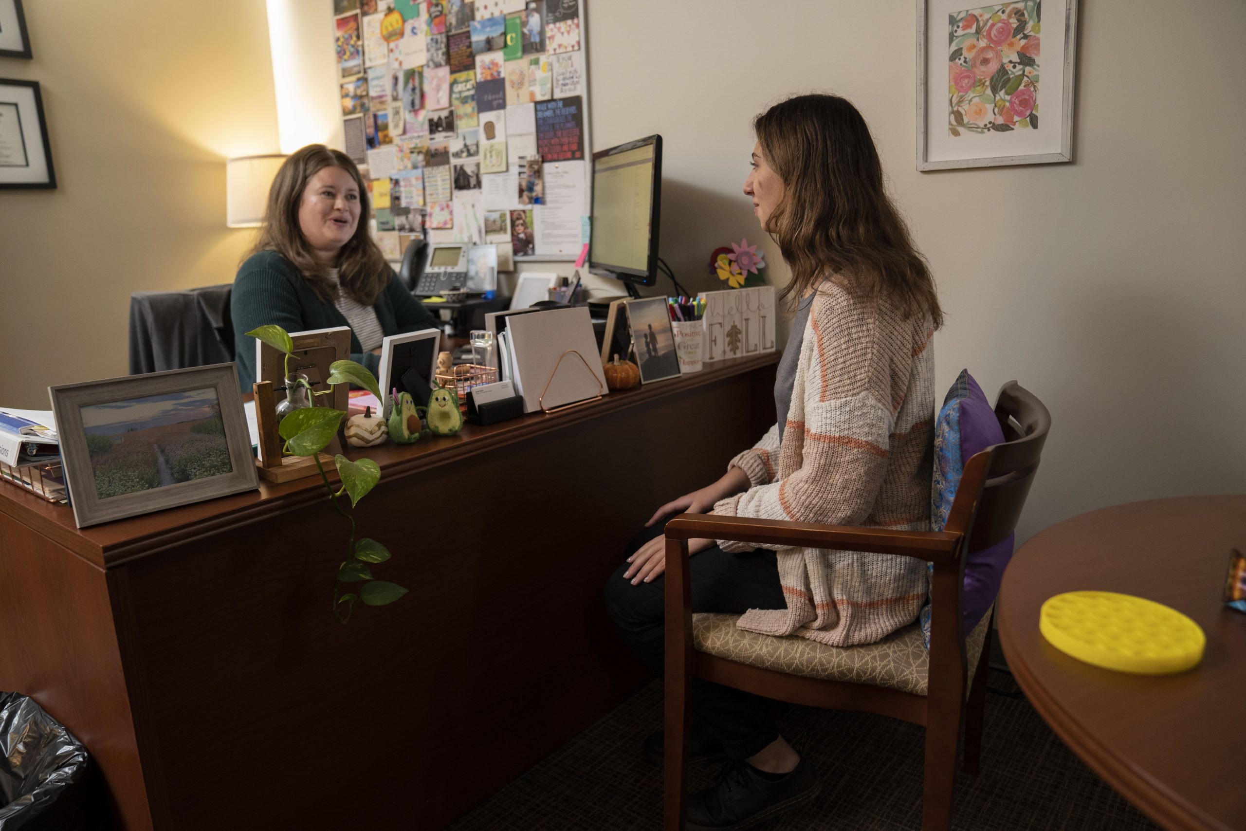 Student meets with member of Breen Center Staff