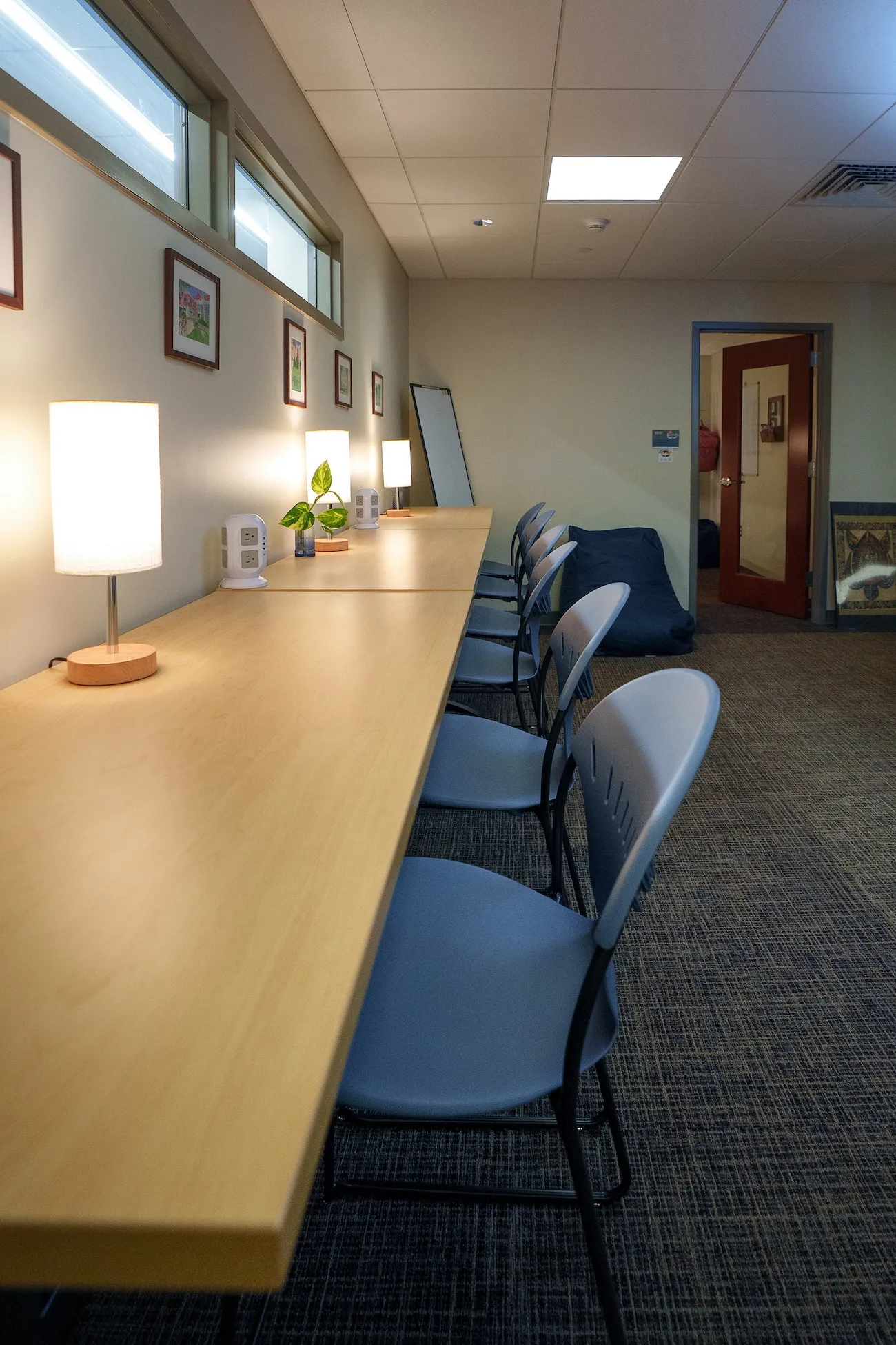 Study desks in Center for Academic Success & Exploration
