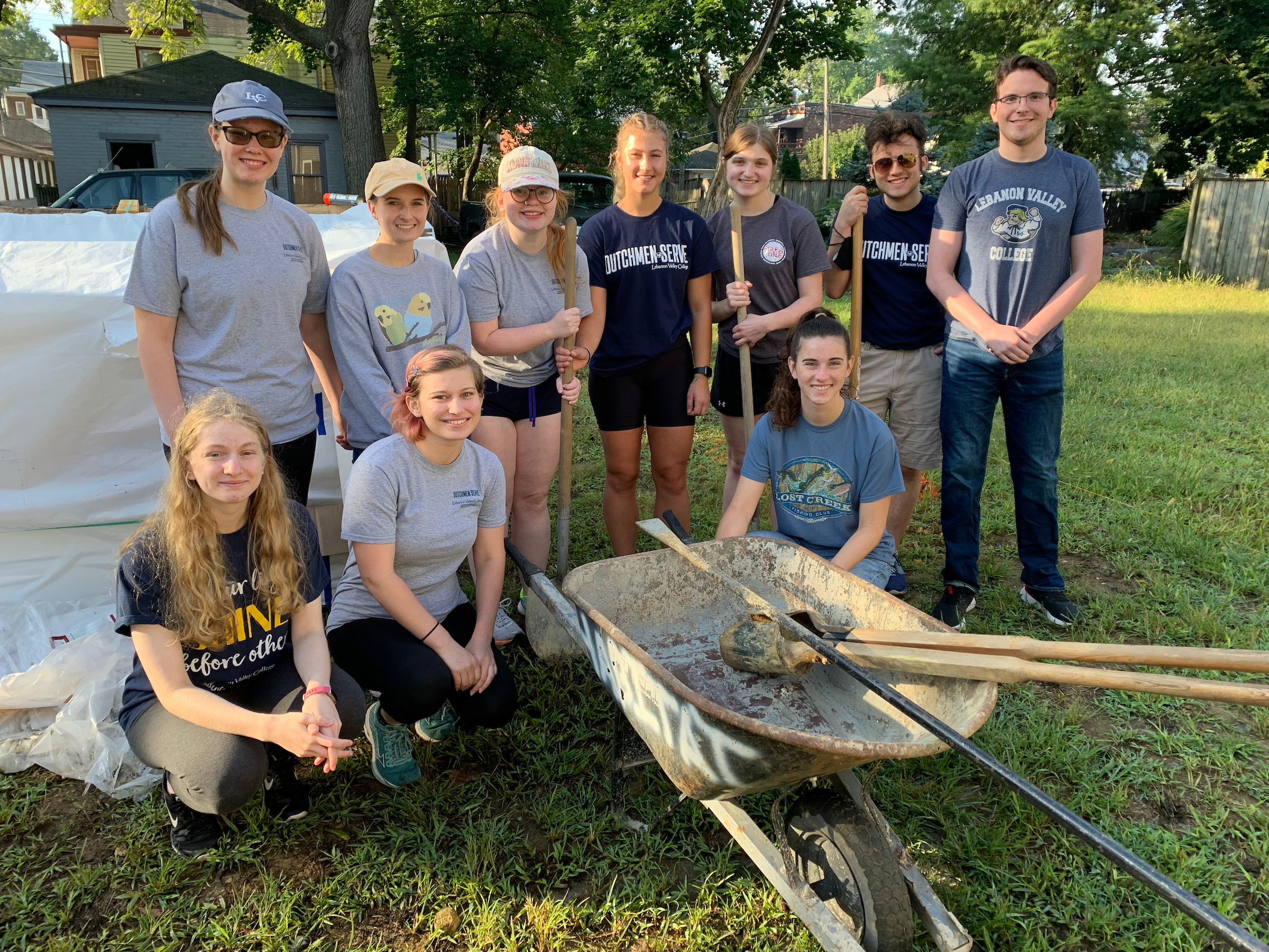 LVC students participate in community service project