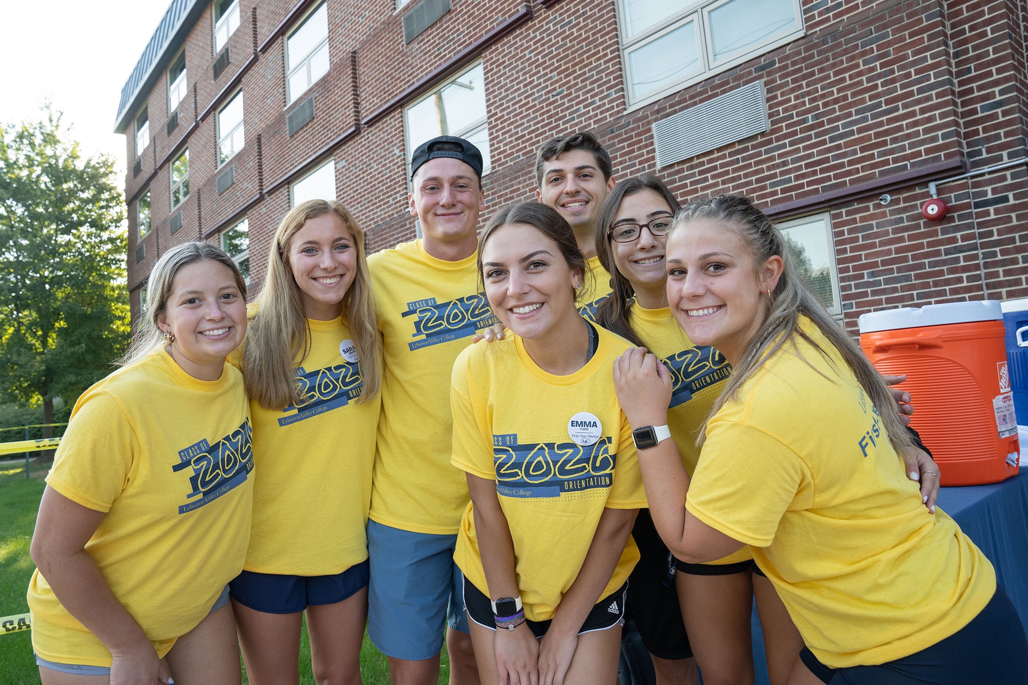 group of students smiling during move-in day