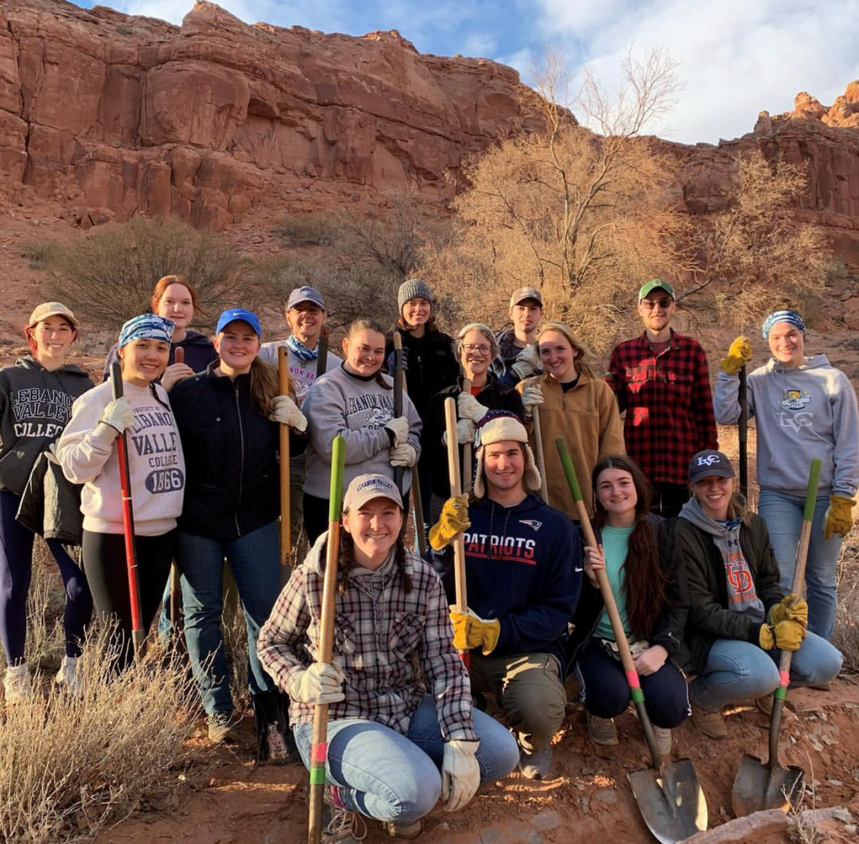 LVC students and staff in Arizona on service trip