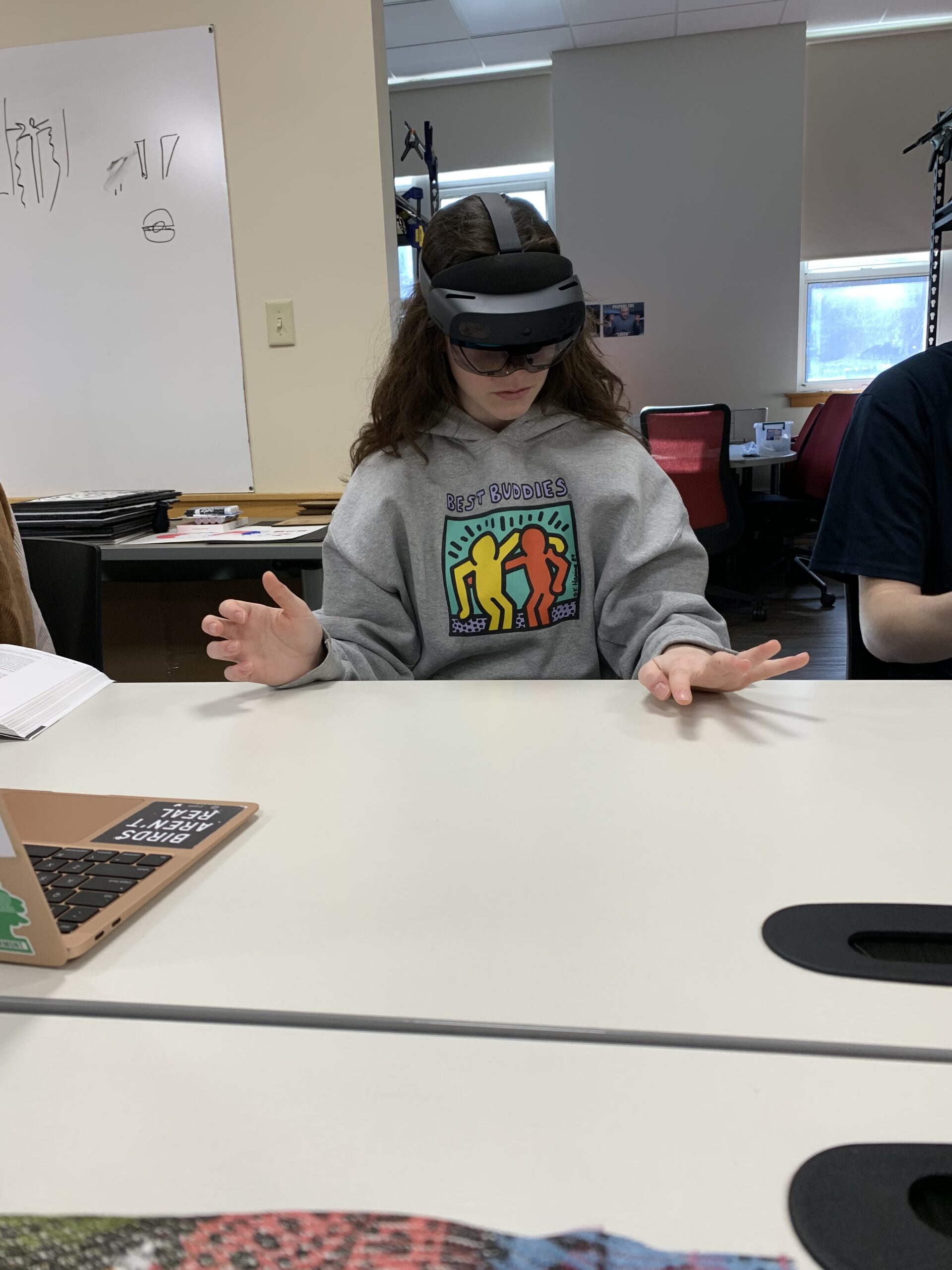 Student uses virtual reality headset