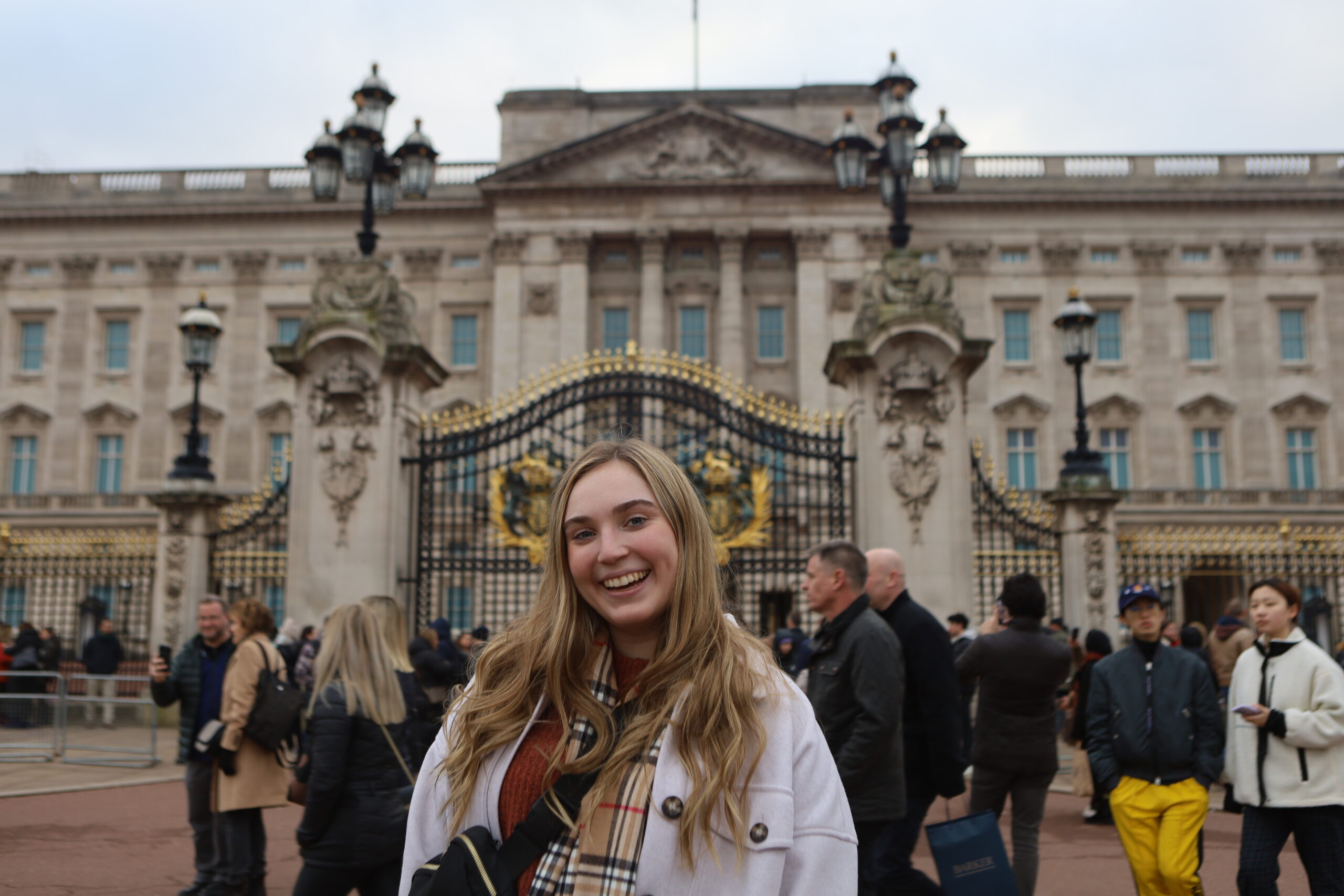 LVC student Abbey Delisio in front of Buckingham Palace