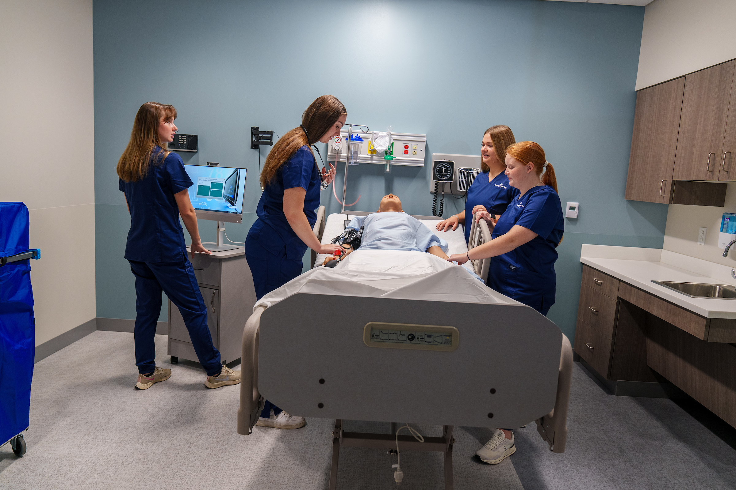 LVC nursing students in simulation lab