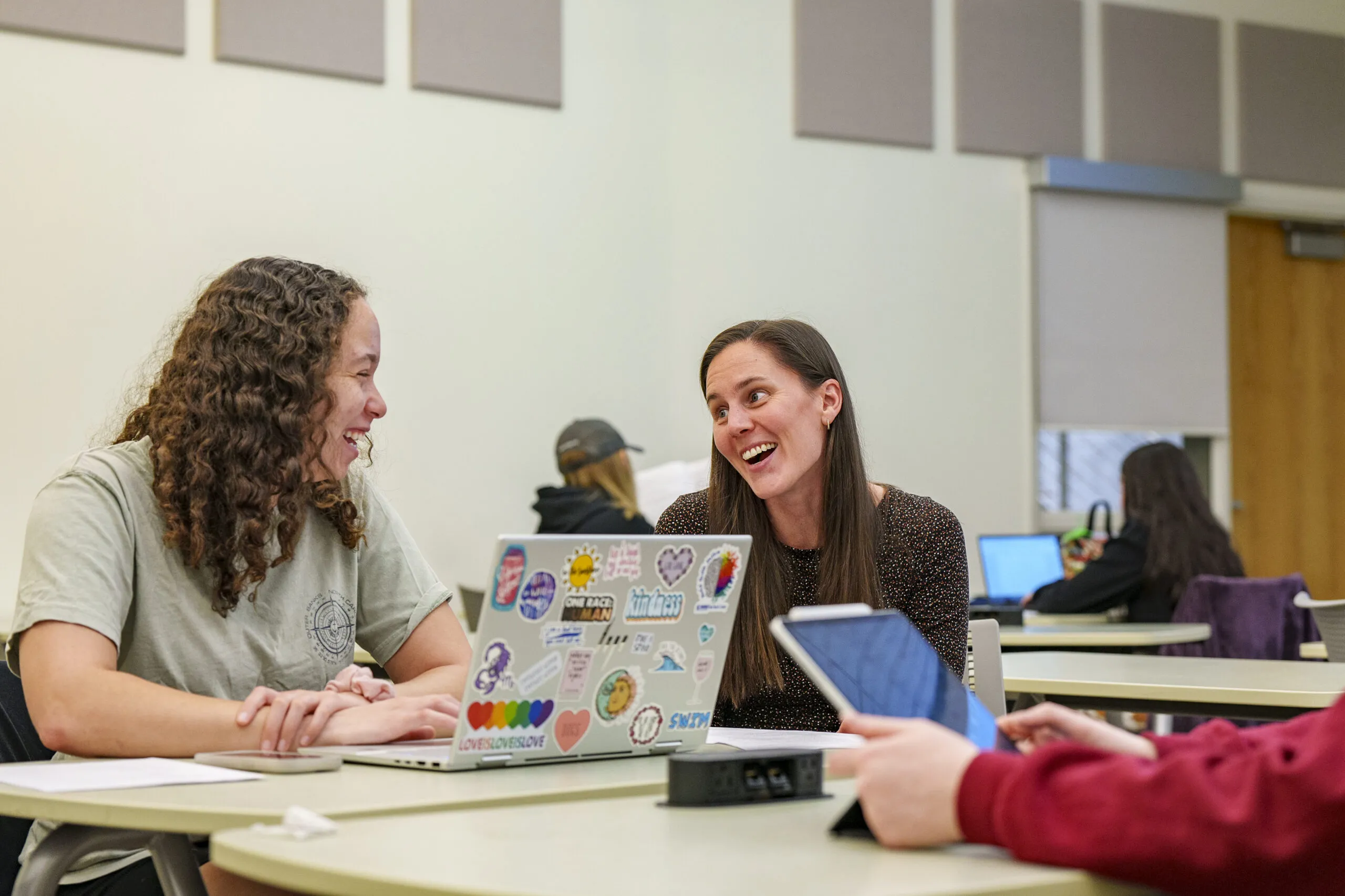 LVC students in psychology seminar with Dr. Rachel Albert