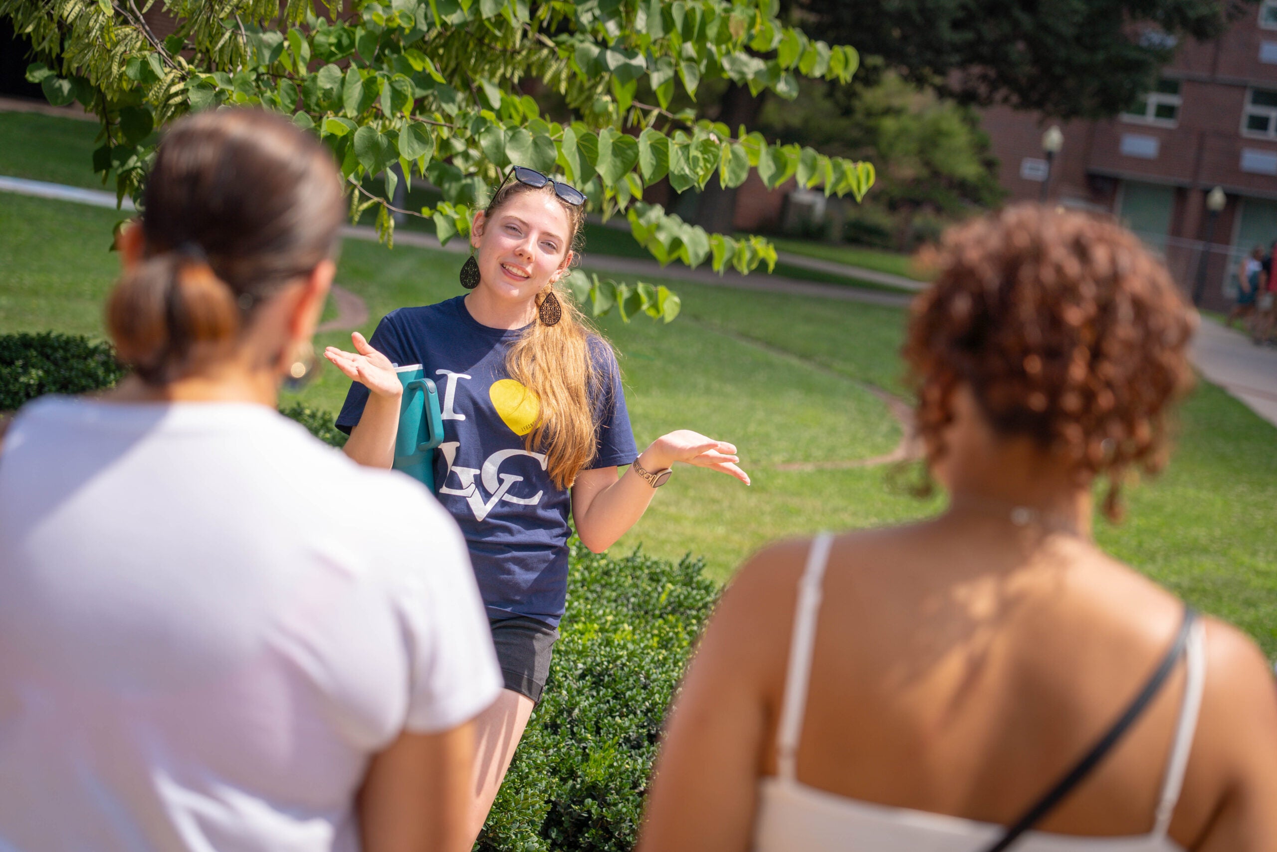 Valley Ambassador gives tour