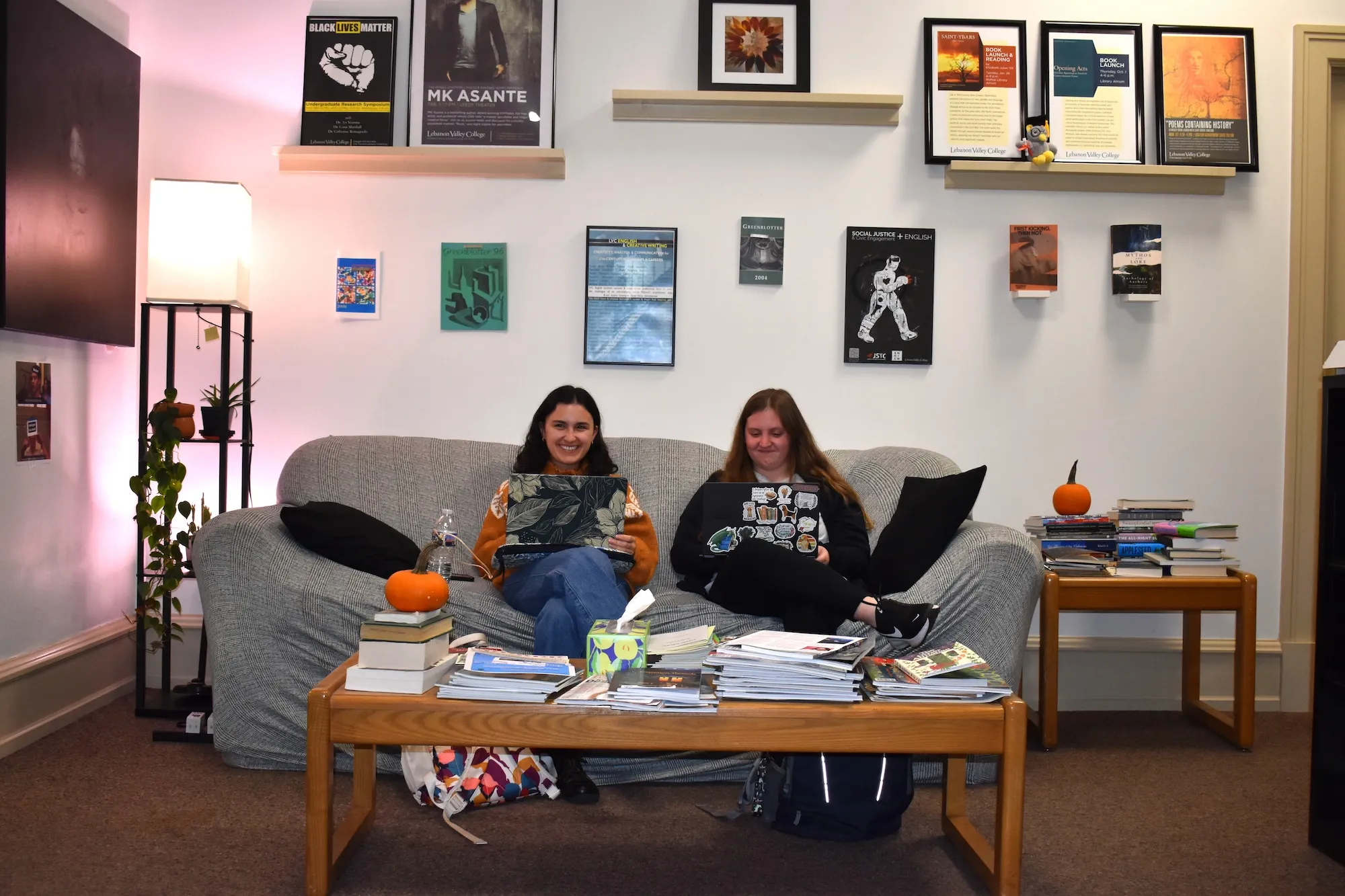 Students sit on couch in LVC Humanities Suite 207/8