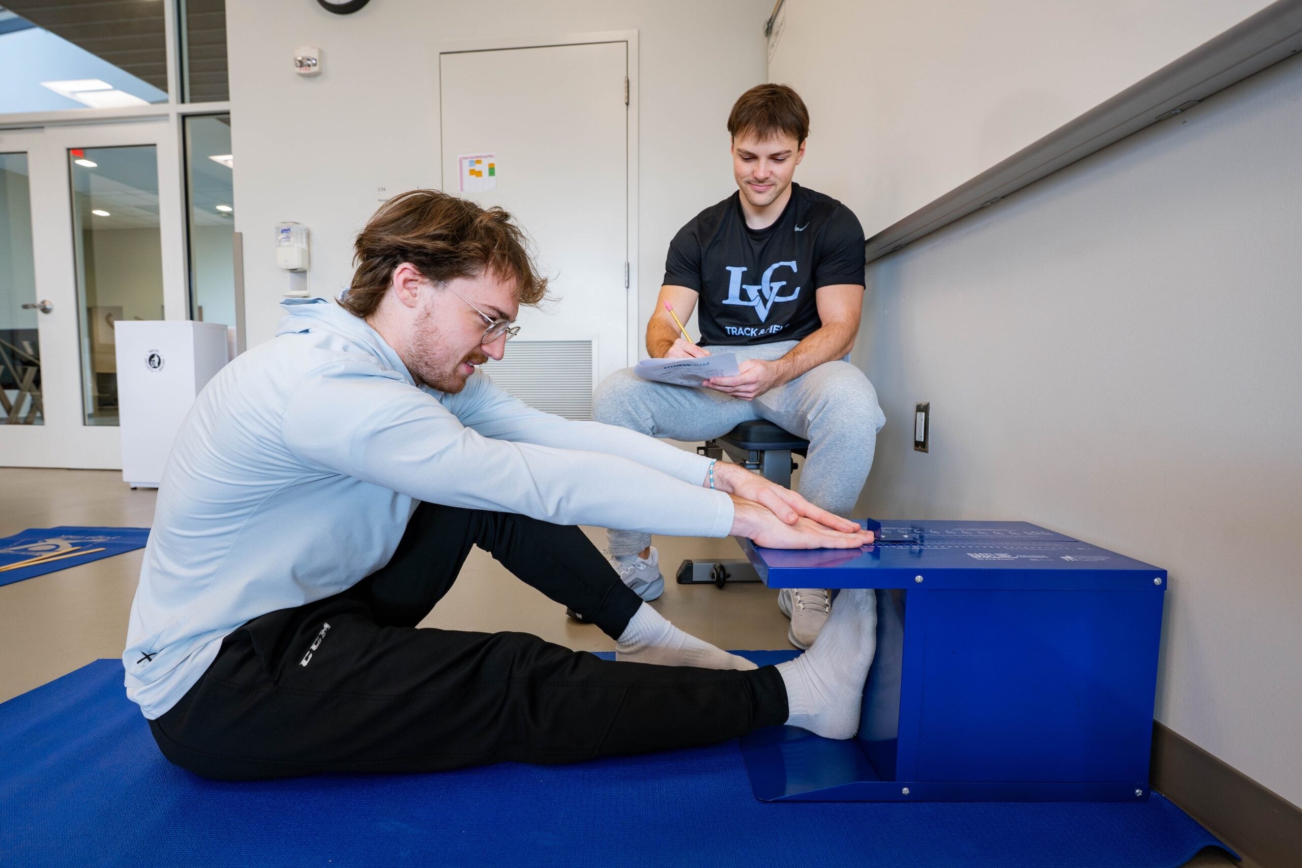 Exercise Science students use equipment in lab